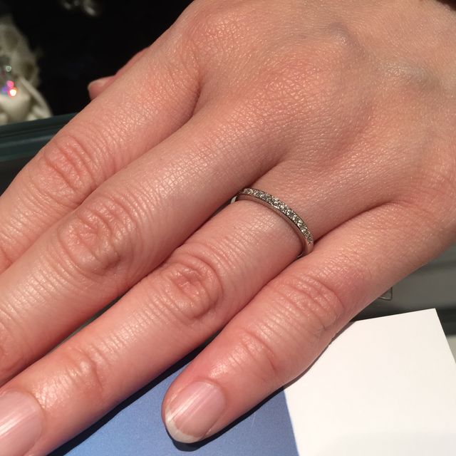 【銀座ダイヤモンドシライシの口コミ】 たくさん並んだダイヤがキラキラと輝いていて、とても可愛いと思ったから…