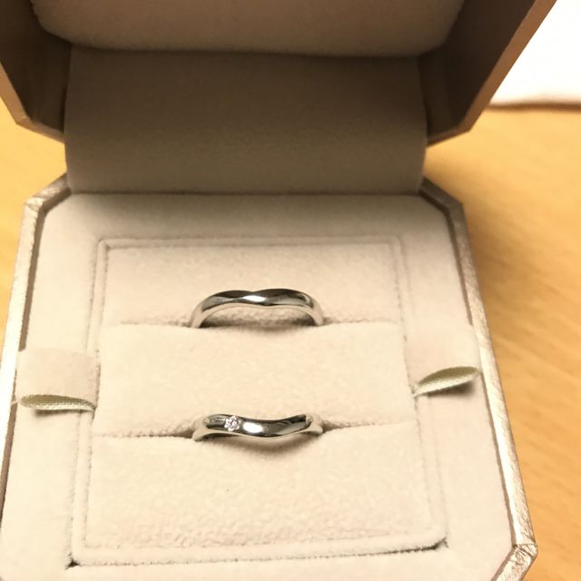 【TRECENTI(トレセンテ)の口コミ】 婚約指輪を購入していたので結婚指輪の購入も同じブランドに決めました。
…