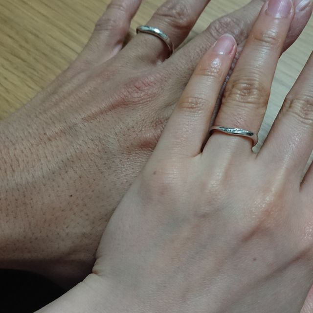 【TRECENTI(トレセンテ)の口コミ】 婚約指輪をここのブランドのものにしたので、お揃いで選びました。婚約指…
