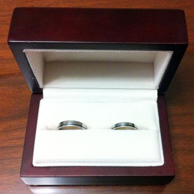 【Something Blue(サムシングブルー)の口コミ】 武術を習っていてアクセサリーが嫌いな新郎のためにカジュアルに身につけ…