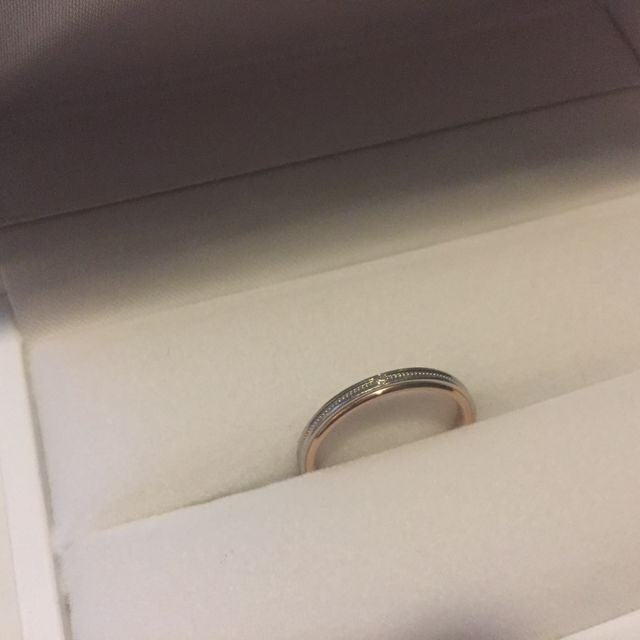 【THE KISS(ザ・キッス)の口コミ】 婚約指輪が傷つきやすいものだったので、プラチナと決めていました。
お店…