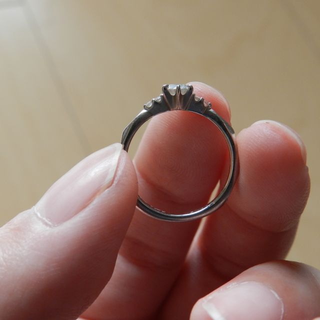 【Disney Cinderella(ディズニー シンデレラ)の口コミ】 ディズニーが好きだったので、店頭で見つけて一目ぼれしました。
繊細なデ…