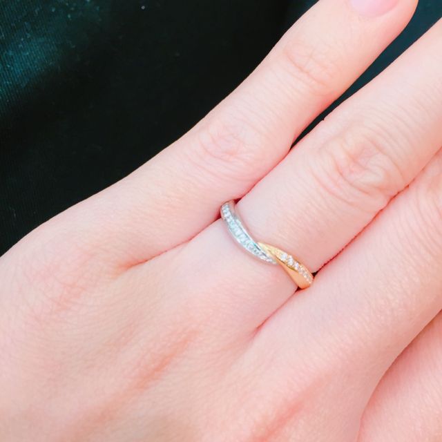 【アネリディギンザ(ANELLI DI GINZA)の口コミ】 エンゲージは他にないデザインで一目惚れでした。両脇のダイヤが変わった…