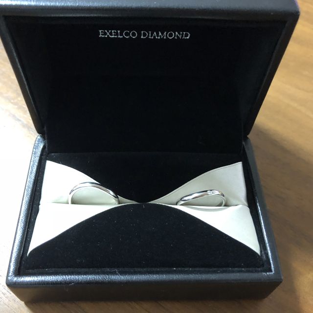 【エクセルコダイヤモンド(EXELCO DIAMOND)の口コミ】 関節が太くてどんなデザインが良いのか迷っていましたが、指をすっきり見…