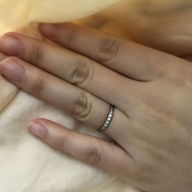 【ラザール ダイヤモンド(LAZARE DIAMOND)の口コミ】 婚約指輪と相性のいいものをと思い、色々みて回りましたが、あまりいいも…