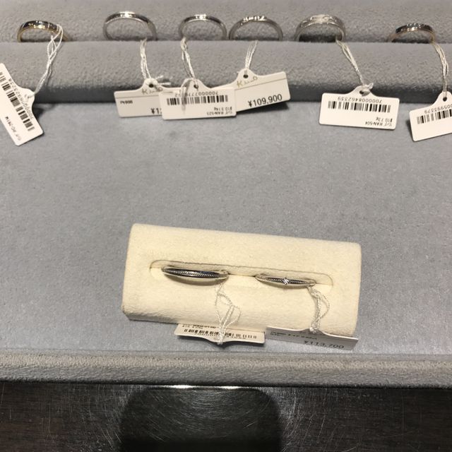 【ケイウノ ブライダル(K.UNO BRIDAL)の口コミ】 一から指輪のデザインを作成し、世界にひとつだけのリングを作ってくれま…