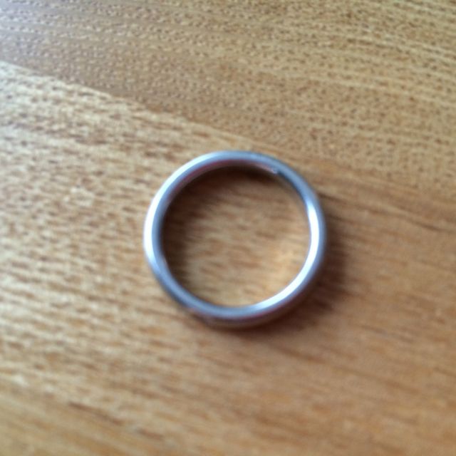 【ティファニー(Tiffany & Co.)の口コミ】 結婚指輪は普段使いしたかったので、どんな洋服にも合わせやすいようにシ…
