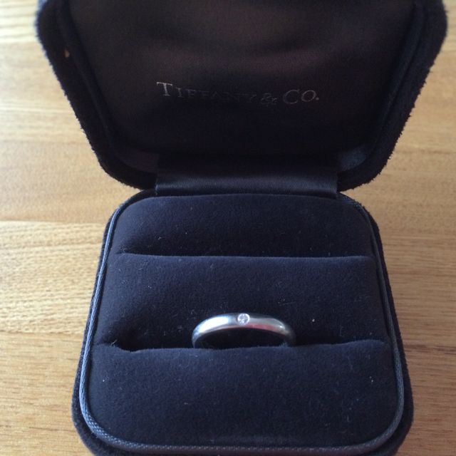 【ティファニー(Tiffany & Co.)の口コミ】 結婚指輪は普段使いしたかったので、どんな洋服にも合わせやすいようにシ…