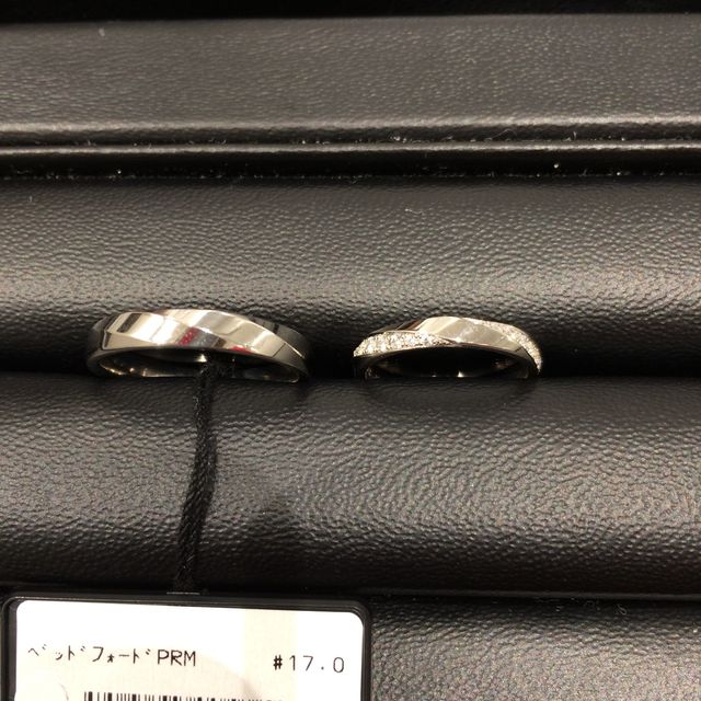 【ラザール ダイヤモンド(LAZARE DIAMOND)の口コミ】 男性は男性らしく、ごつめのデザインで、大抵の男性は気に入られるのでは…