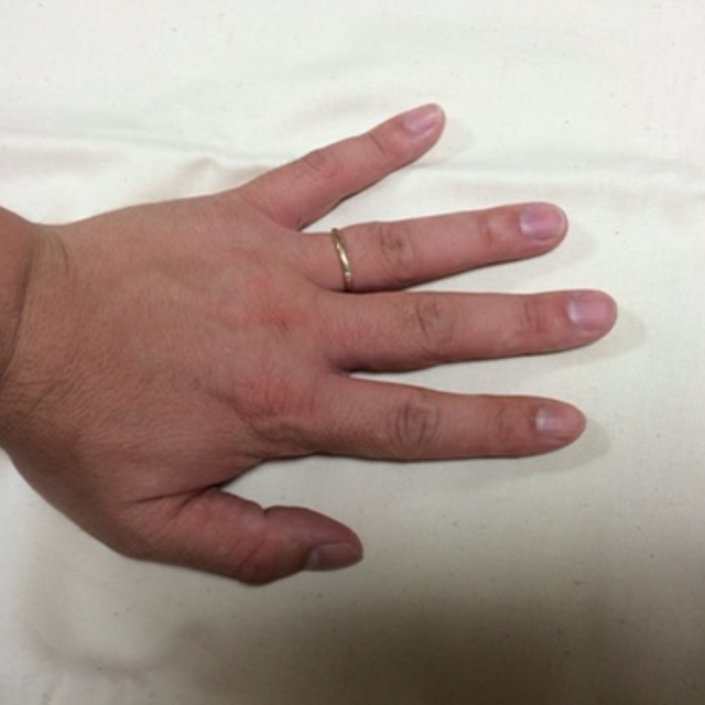 【Galopine & Galopin(ガロピーネガロパン)の口コミ】 ゴールドの指輪でシンプルな物、ダイヤモンドが付いているものというのを…