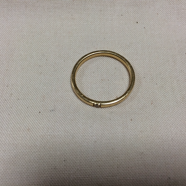 【Galopine & Galopin(ガロピーネガロパン)の口コミ】 ゴールドの指輪でシンプルな物、ダイヤモンドが付いているものというのを…