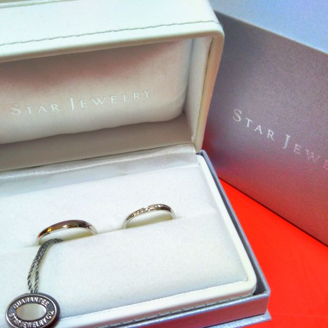 【STAR JEWELRY(スタージュエリー)の口コミ】 デザインに一目惚れしました。また、元々好きなブランドであったこと、価…