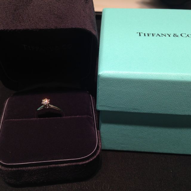 【ティファニー(Tiffany & Co.)の口コミ】 妻がティファニーに強い憧れがあったため、地元のティファニーの店で購入…