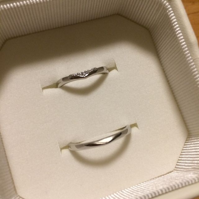 【4℃ BRIDAL(ヨンドシーブライダル)の口コミ】 私が金属アレルギーでしたので、素材はプラチナであることが第一条件でし…