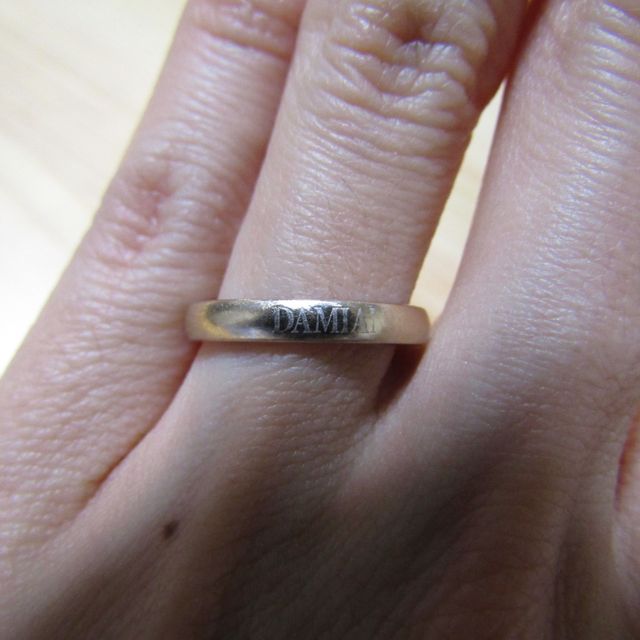 【DAMIANI(ダミアーニ)の口コミ】 旦那がダミアーニが好きで決めました。デザインをシンプルにして、世界に…
