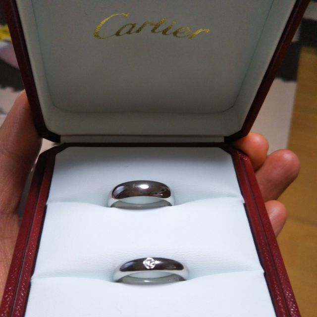 【カルティエ(Cartier)の口コミ】 私たち夫婦は普段装飾品を身に付けないので、数少ない指輪をはめる機会に…