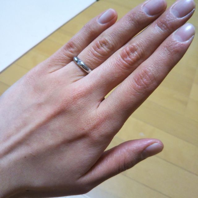 【カルティエ(Cartier)の口コミ】 私たち夫婦は普段装飾品を身に付けないので、数少ない指輪をはめる機会に…