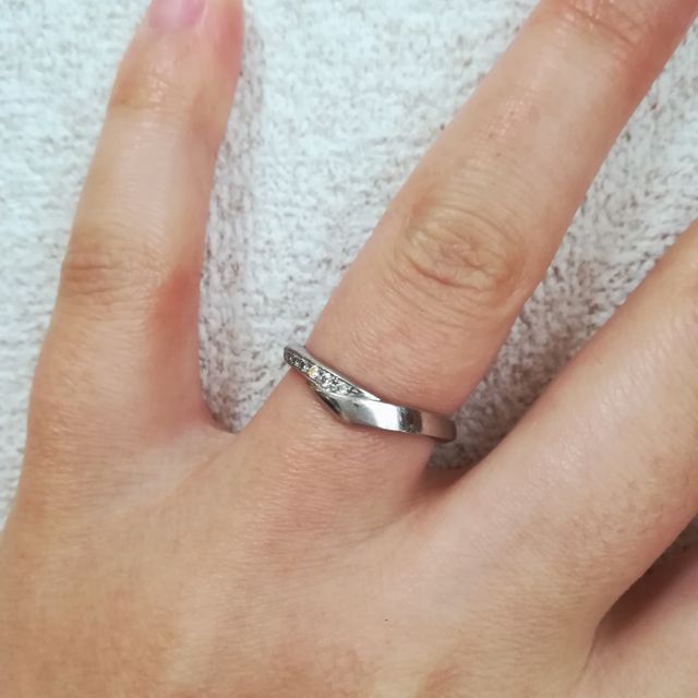 【俄(にわか)の口コミ】 一番の決め手はデザインです。シンプルでありながらも華やか。試着した瞬…