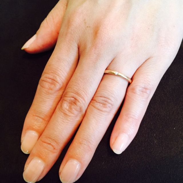 【アイプリモ(I-PRIMO)の口コミ】 シンプルで普段使いに最適です。日本人の肌に馴染むピンクゴールドなので…