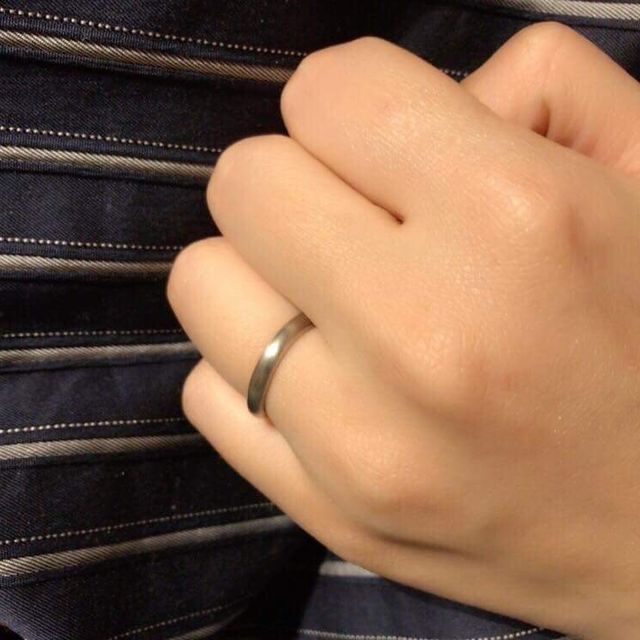 【HASUNA(ハスナ)の口コミ】 シンプルですが丁寧な作りの指輪が気に入っています。つや消し仕様にして…
