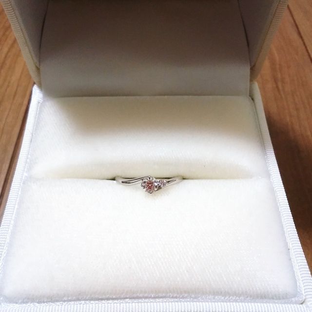 【組曲ジュエリーの口コミ】 主人がナイショで買ってくれていたので自分で決めたわけではないですが、…