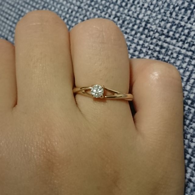 【俄(にわか)の口コミ】 ダイヤはカットも美しく鑑定書も貰えて高級感がしっかりある。シンプルな…