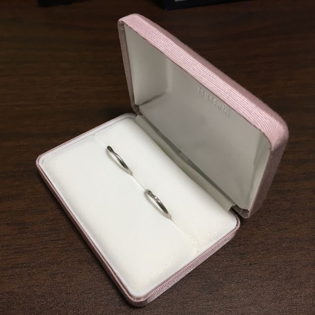 【ジュエリーツツミ(JEWELRY TSUTSUMI)の口コミ】 夫婦ともにパソコン作業の多い職業のため、細身でシンプルなデザインの指…