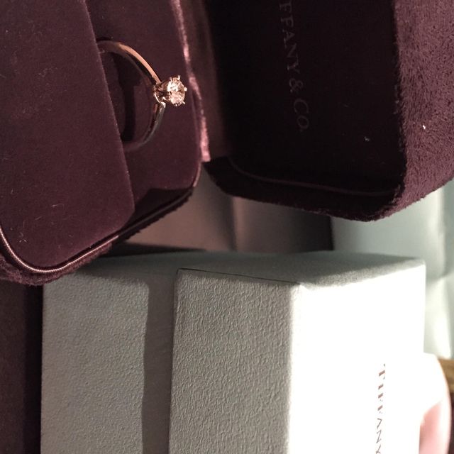 【ティファニー(Tiffany & Co.)の口コミ】 婚約指輪なので、一生に一度もらうことのできるの一粒ダイヤが欲しく、一…