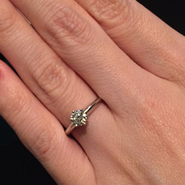 【ティファニー(Tiffany & Co.)の口コミ】 婚約指輪なので、一生に一度もらうことのできるの一粒ダイヤが欲しく、一…