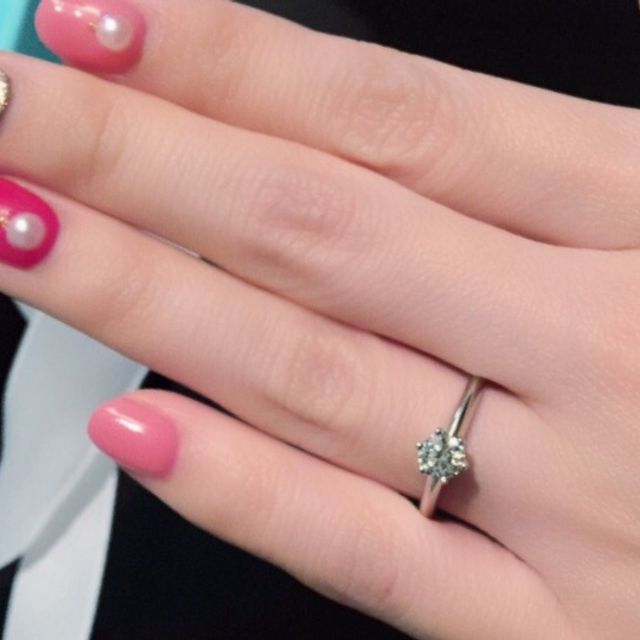 【ティファニー(Tiffany & Co.)の口コミ】 婚約指輪なので、一生に一度もらうことのできるの一粒ダイヤが欲しく、一…