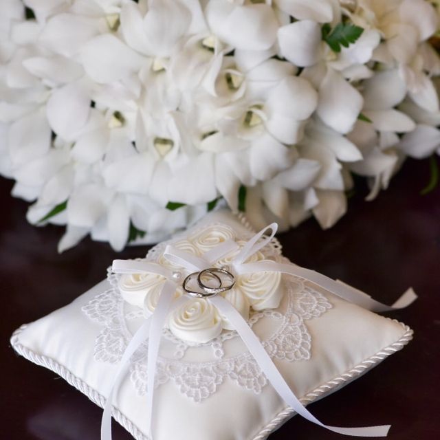 【4℃ BRIDAL(ヨンドシーブライダル)の口コミ】 派手過ぎずシンプルな物を探していて、この指輪を見た時にこれだ！と思い…