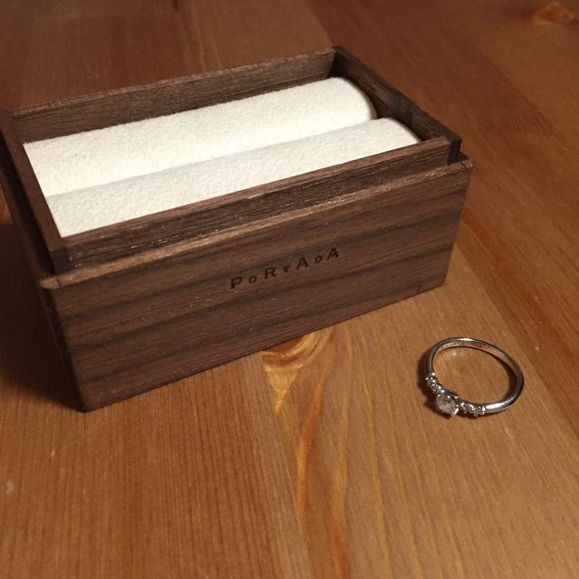 【PORTADA(ポルターダ)の口コミ】 婚約指輪をサプライズでもらわず、自分で選んで購入しました。一生に一度…