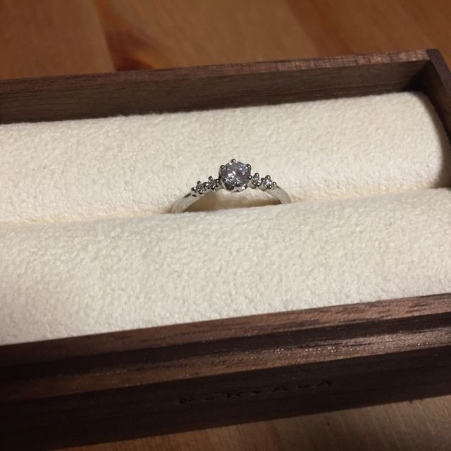 【PORTADA(ポルターダ)の口コミ】 婚約指輪をサプライズでもらわず、自分で選んで購入しました。一生に一度…