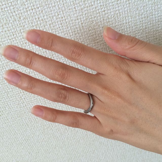 【１／ｆ エフブンノイチの口コミ】 細身でシンプルなデザインが気に入り、購入しました。シンプルですが、一…