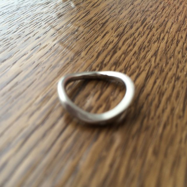 【１／ｆ エフブンノイチの口コミ】 細身でシンプルなデザインが気に入り、購入しました。シンプルですが、一…