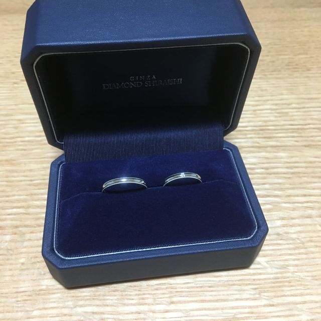 【銀座ダイヤモンドシライシの口コミ】 ミル打ちリングが元々希望でした。キズも目立ちにくくお洒落な所が気に入…