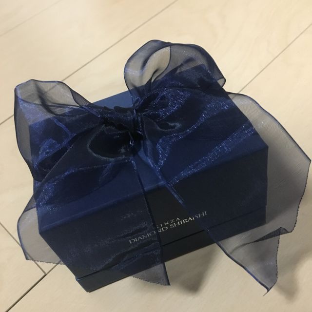 【銀座ダイヤモンドシライシの口コミ】 どんな物にしようか全然決まっておらず、知り合いのススメもあり来店。
ず…