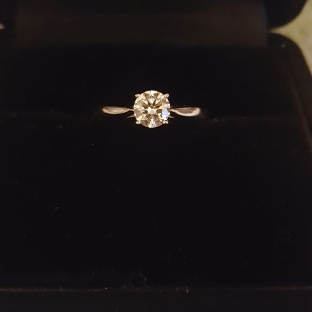 【日本ダイヤモンド貿易の口コミ】 あまりデザインにはこだわりがなく、シンプルでプラチナ土台の指輪を希望…