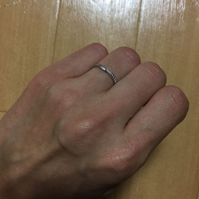 【俄(にわか)の口コミ】 結婚情報誌で気になっていたブランドだったので、1番近い取扱店へ赴きまし…