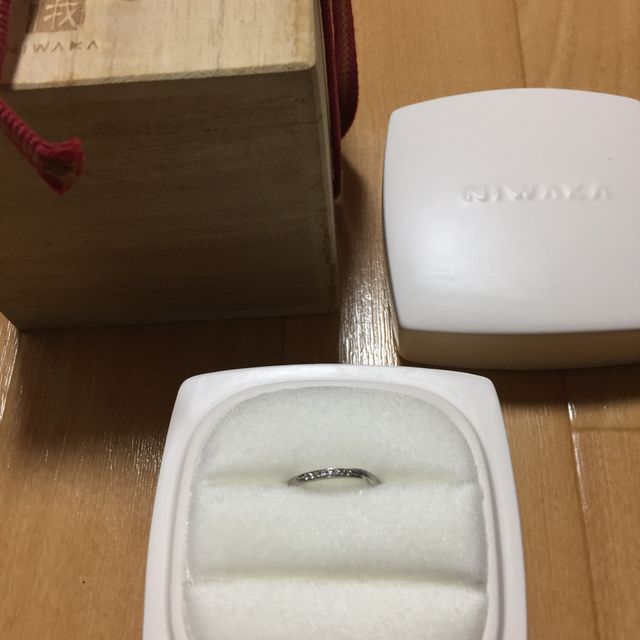 【俄(にわか)の口コミ】 結婚情報誌で気になっていたブランドだったので、1番近い取扱店へ赴きまし…