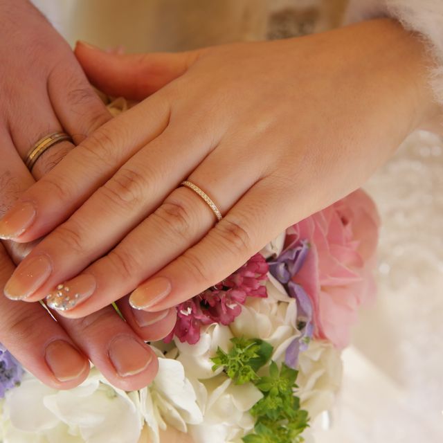 【AHKAH(アーカー)の口コミ】 もともとAHKAHの華奢なリングに憧れていたことと、試着してみて肌の色とも…