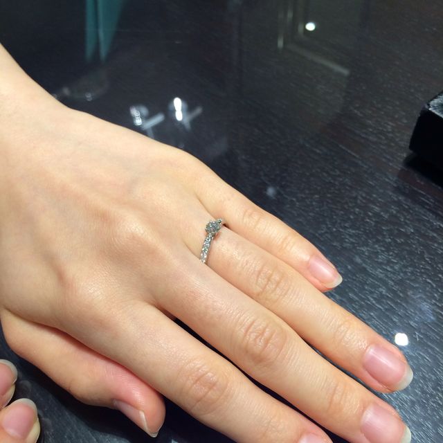 【ティファニー(Tiffany & Co.)の口コミ】 デザインが、日常でも使いやすいこと、そして指にはめた時にとてもしっく…