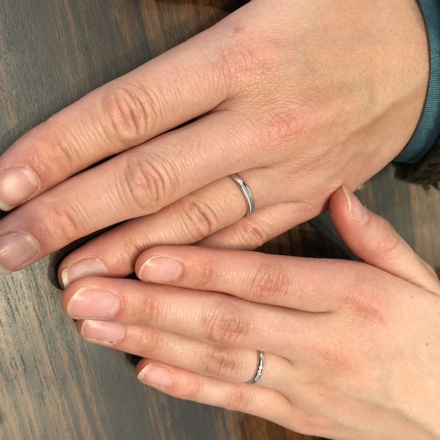 【【閉業】フラー・ジャコー(FURRER-JACOT)の口コミ】 もう一つの指輪と迷っていましたが、はめたときが軽くて、自然な感じだっ…