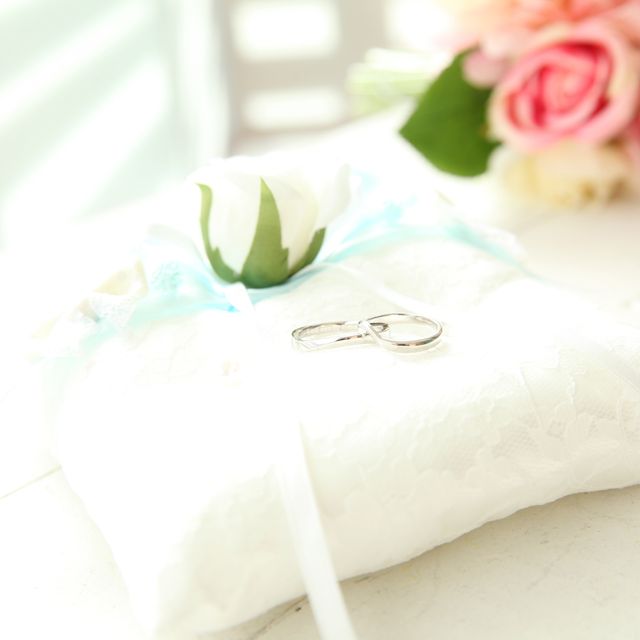 【SIND BAD(シンドバット)の口コミ】 結婚指輪はウェーブタイプが欲しいと思っていたのでそれに。婚約指輪はオ…