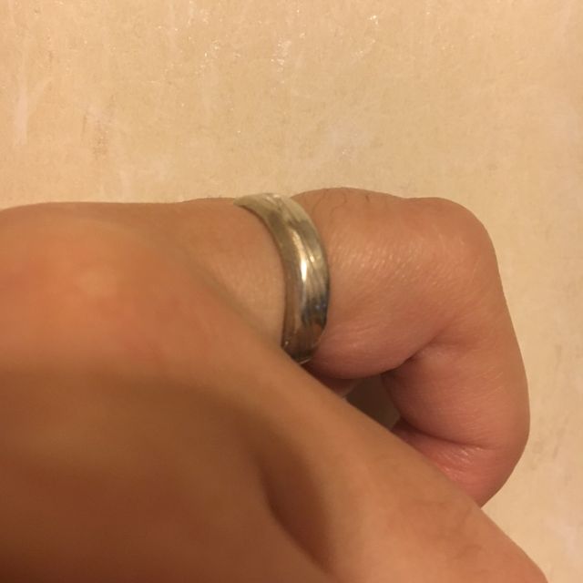 【杢目金屋(もくめがねや)の口コミ】 パンフレットで「紅ひとすじ」のリングを拝見し、とても惹かれました。こ…