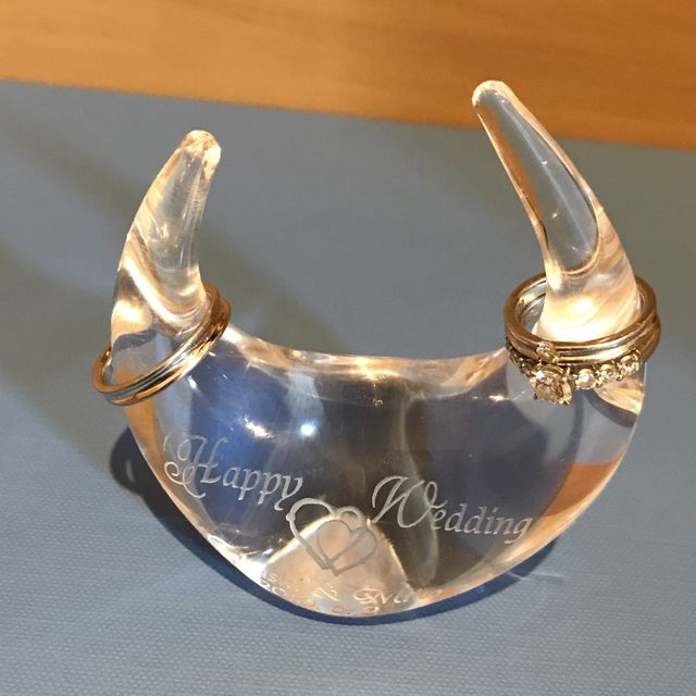 【TASAKI(タサキ)の口コミ】 TASAKIで婚約指輪を決めた際に、シンプルだけど洗練された素敵なデザイン…