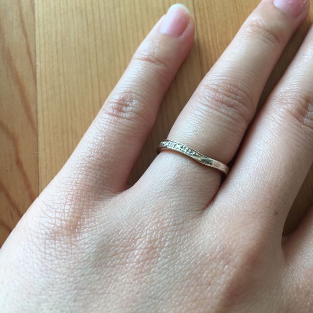 【杢目金屋(もくめがねや)の口コミ】 彼と二人で、「木目の入った指輪がいい！」と、最初からかなり限定的に結…