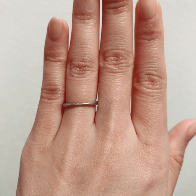 【agete(アガット)の口コミ】 他ブランドの指輪も試着しましたが、1番指がきれいに見えました。

全体の…