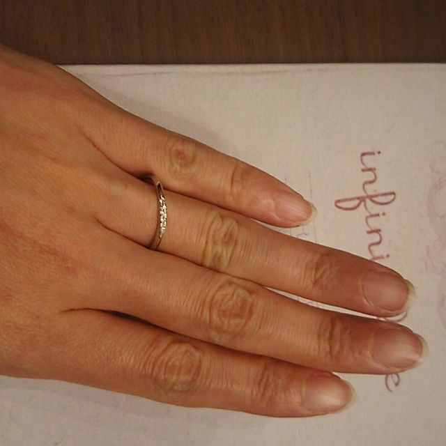 【infinitylove(インフィニティラヴ)の口コミ】 ストレートタイプのシンプルな指輪を探して、地味すぎず、派手過ぎずでち…