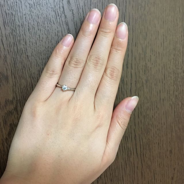 【銀座ダイヤモンドシライシの口コミ】 ・ダイヤモンドの輝きが素晴らしく、鑑定書もあるので安心でした。

・デ…